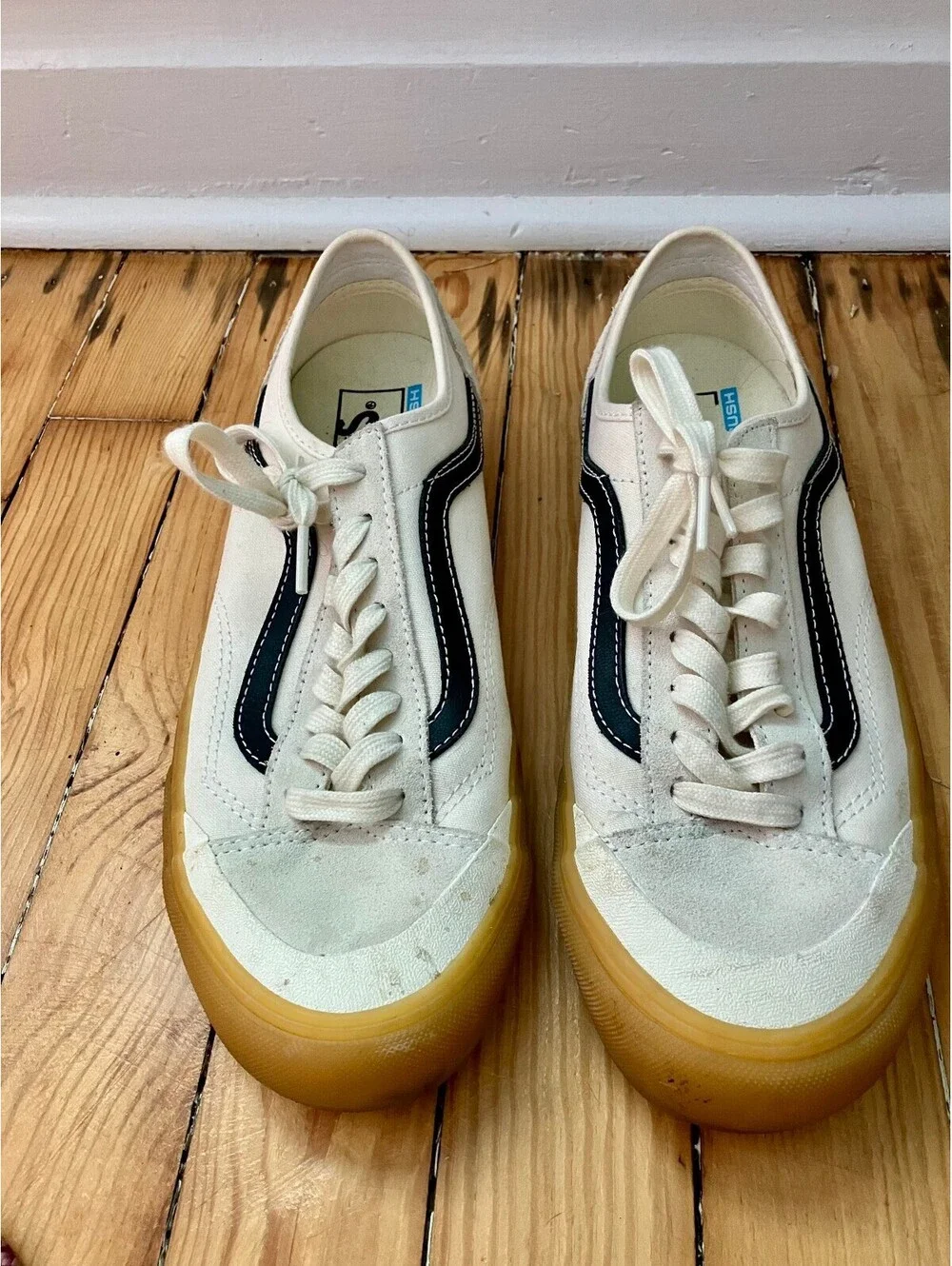 Vans Style 36 Cream Gum Sole Sidestripe Suede Skate Sneakers Womens 10